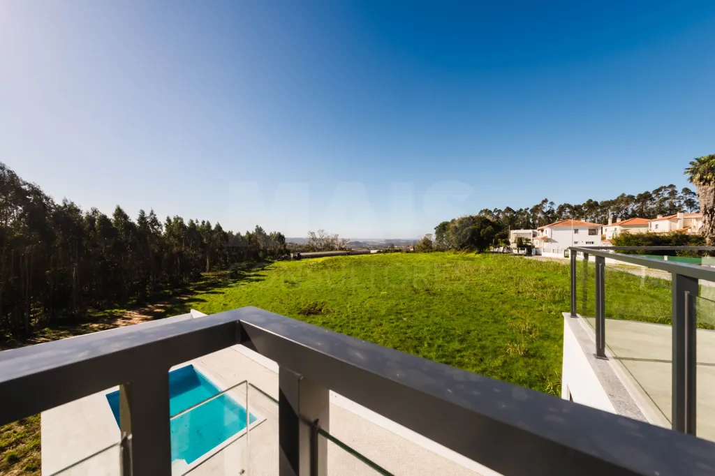Moradia T3+1 | Piscina | Garagem | Caldas da Rainha