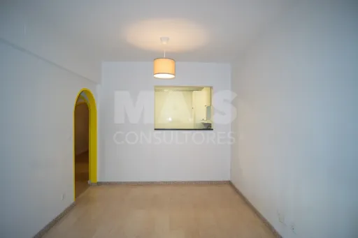 T2 em zona tranquila de Porto Salvo, perto de escolas e centros empresariais.