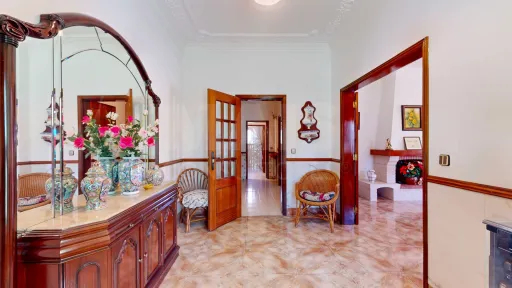 Moradia T5, na calhandriz com piscina