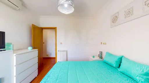 Apartamento T3 com garagem e arrecadação - Caneças