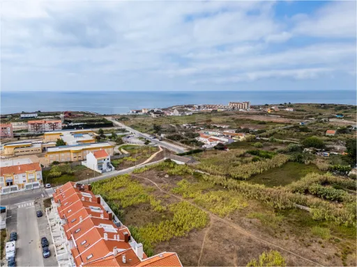 Apartamento T3 no centro de Peniche – 1º piso com elevador