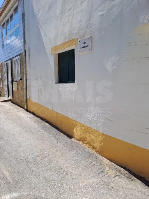 🏡 Oportunidade Única no Coração de Casais Galegos – Armazém/Adega com 90 m²
