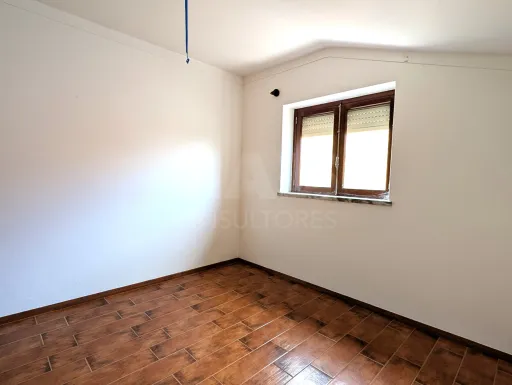 Moradia T6 - 5 min (Praia da Consolação)