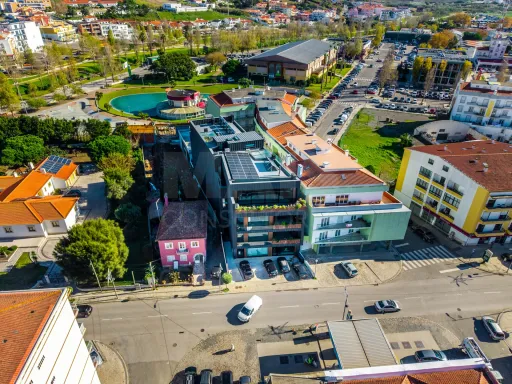 Apartamento T2 de LUXO com Piscina Privada no coração da Lourinhã