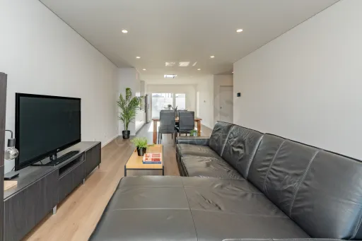 Moradia T3 contemporânea com piscina privada no Porto Alto