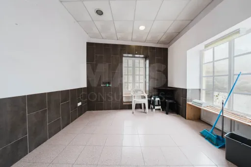 Oportunidade no Centro Histórico de Peniche – Espaço com Potencial para Estúdio ou T1