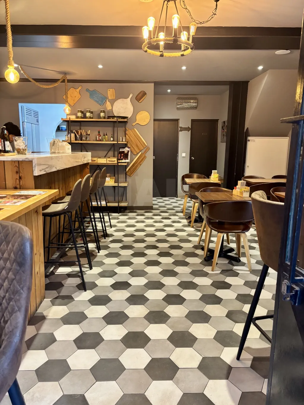 Trespasse de Restaurante em Santos-o-Velho - Lisboa