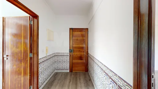T2 com Cozinha Equipada e Varanda junto ao Metro de Odivelas