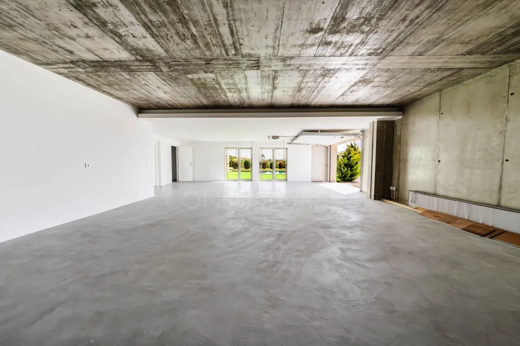 Moradia Contemporânea de Luxo com Vista Barragem, Piscina e 3.000m² Urbanos | Peniche
