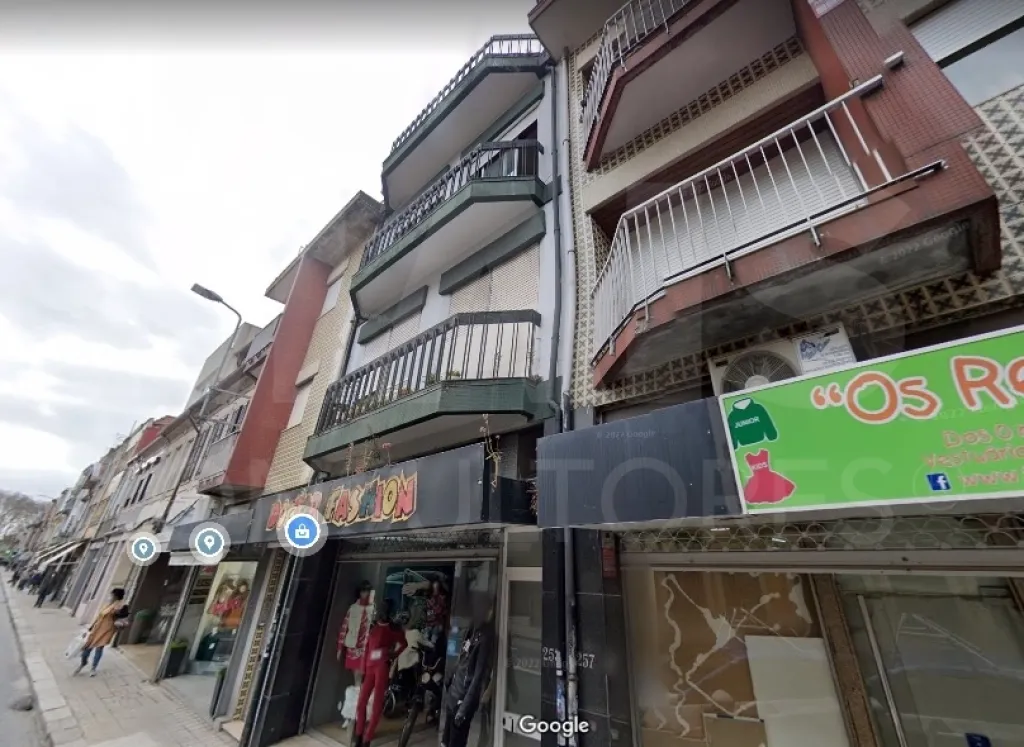 Apartamento T3 duplex remodelado