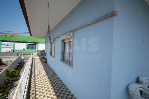 Moradia Bifamiliar no Cadaval com terreno de 1880m2