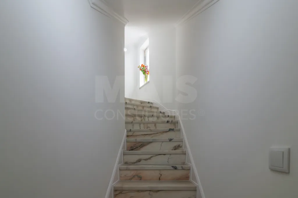 Moradia Isolada T4 Renovada — Abuxarda / Alvide, Cascais