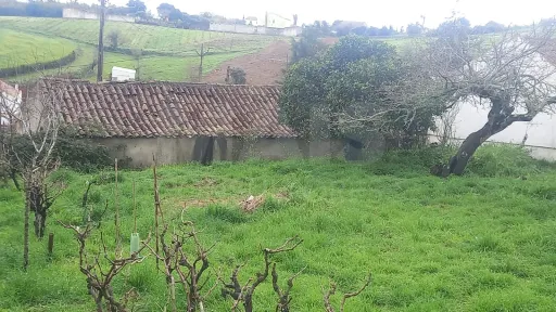 Invista no Seu Futuro — Moradia T2 com Terreno Urbano e Espaço Exterior