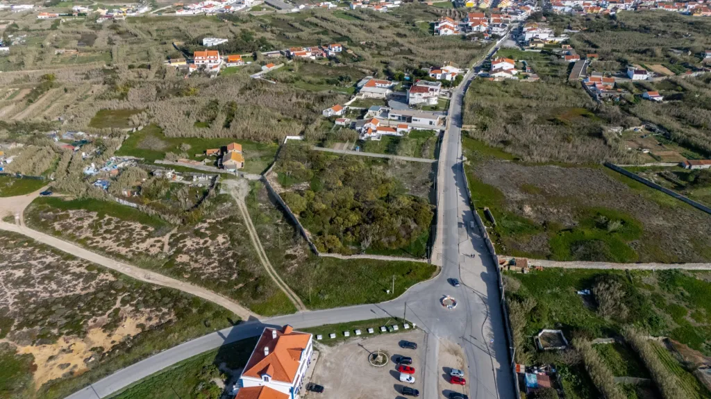 Terreno 6.000m2 com vista mar em Peniche