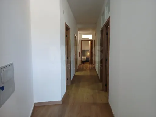 Moradia T8 em Santiago do Cacém – Ideal para Empresas