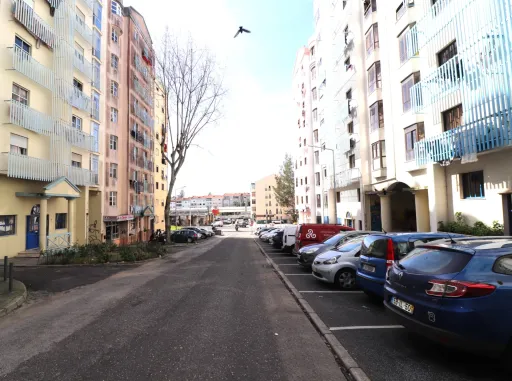 Apartamentos T2 a 100 metros da estação dos comboios  da Tapada das Mercês
