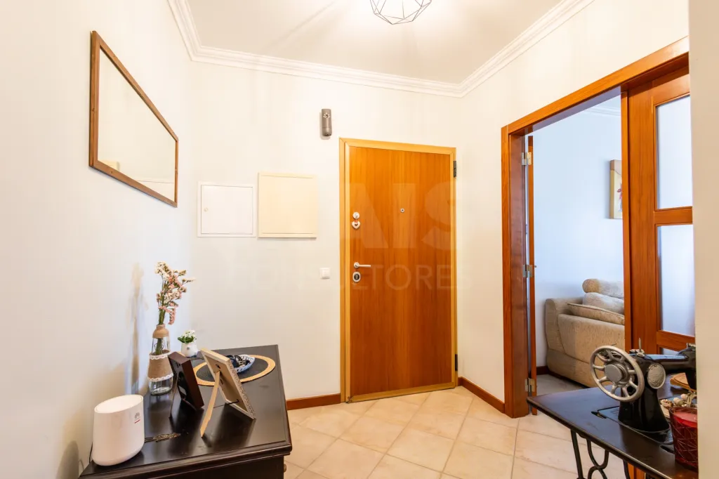 Apartamento T2 com garagem