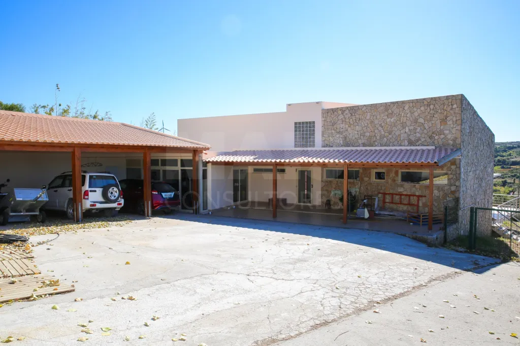 Quintinha com moradia T3 Térrea a 10 minutos de Arruda dos Vinhos