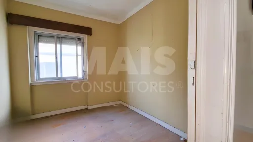 Prédio no Centro Histórico de Peniche com Elevado Potencial de Investimento e Rentabilidade