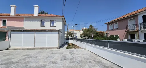 3 Bedroom House Refurbished Benfica