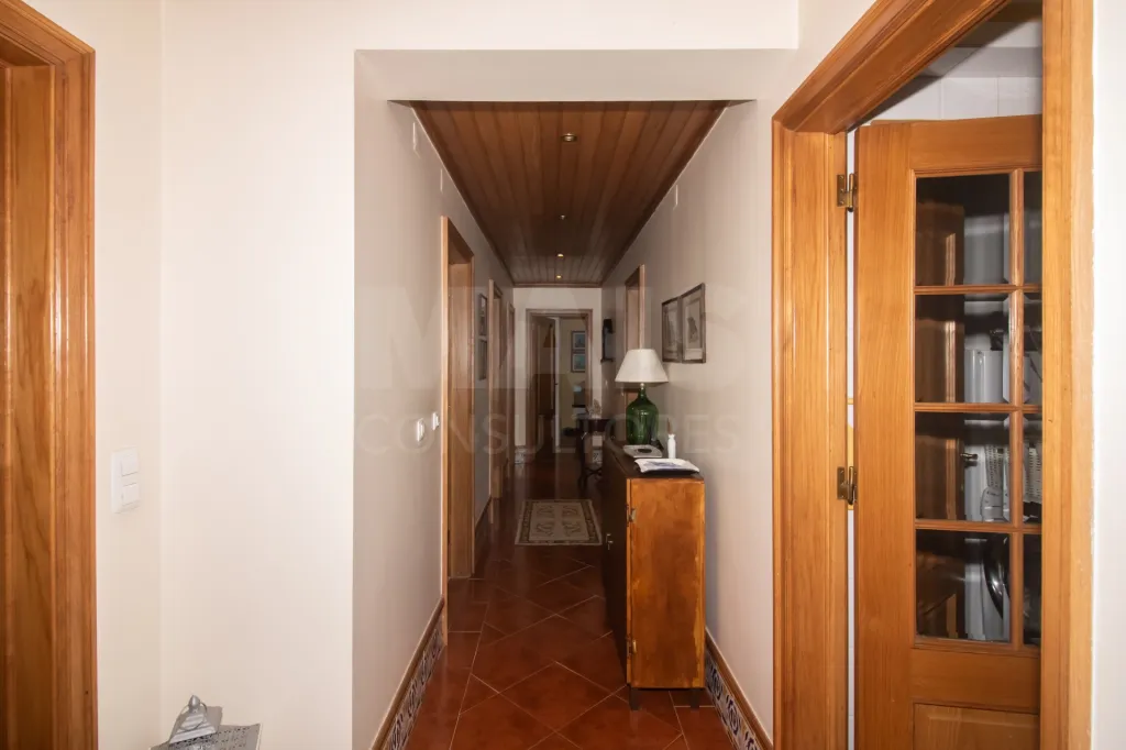 Apartamento T4 no Carregado