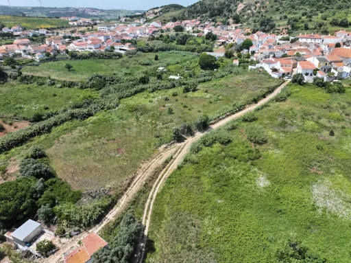 Terreno p/ Construção c/ 2.299m2 & Proj. Aprovado p/ Moradia T3 Térrea!