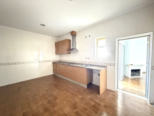 Apartamento T1+2 com terraço no centro de Samora Correia