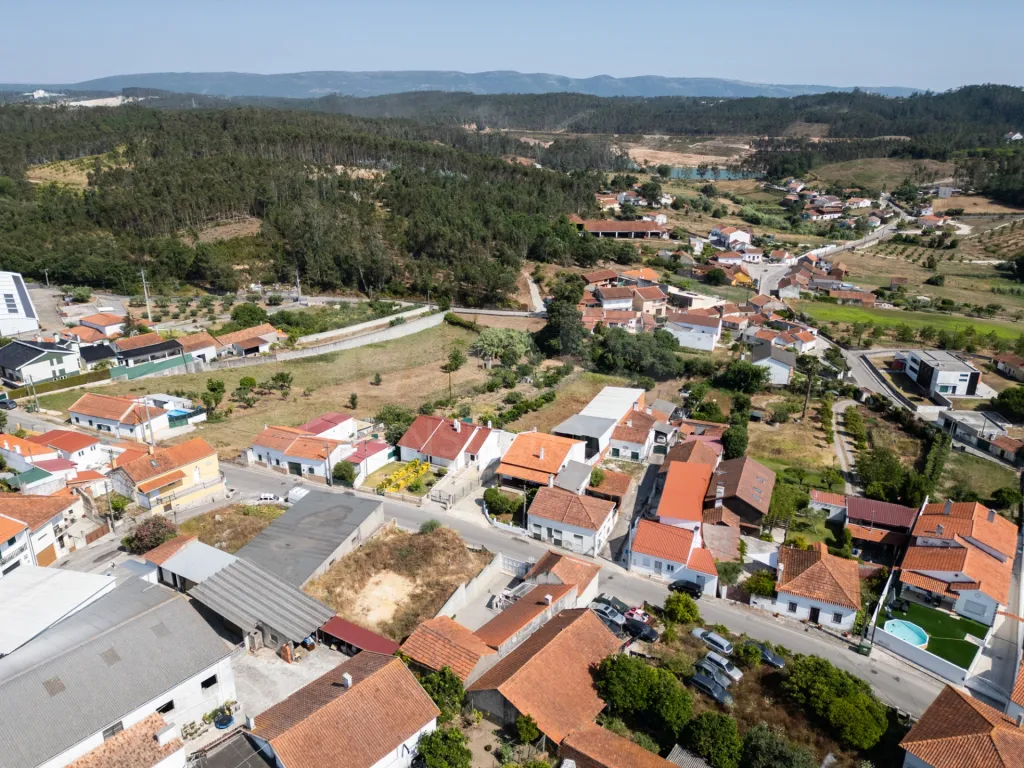 Terreno Urbano com Projeto Aprovado | Furo de Água e Opção Chave na Mão