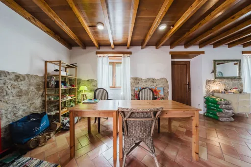 Moradia T2 transformada em T1 com charme tradicional – Serra d’El-Rei