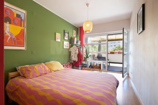 One-bedroom apartment with a terrace and garage in Linda a Velha