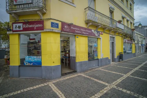 Trespasse de Emblemático Restaurante e Pastelaria no Coração de Vila Franca de Xira