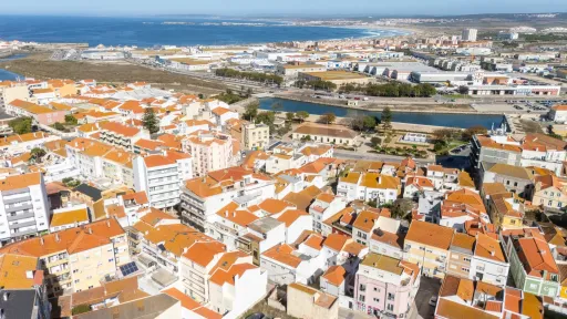 Prédio no Centro de Peniche!