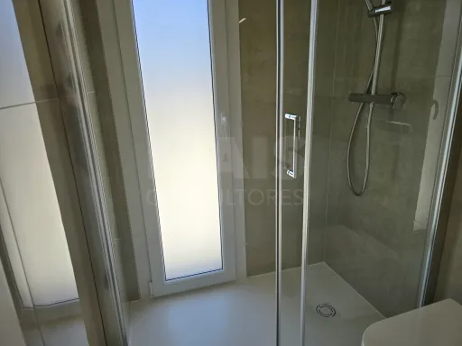 Moradia T4 térrea de luxo com piscina no Nadadouro