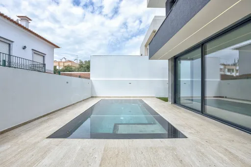 Magnifica moradia V4 Nova na Granja em Vialonga com piscina de água salgada