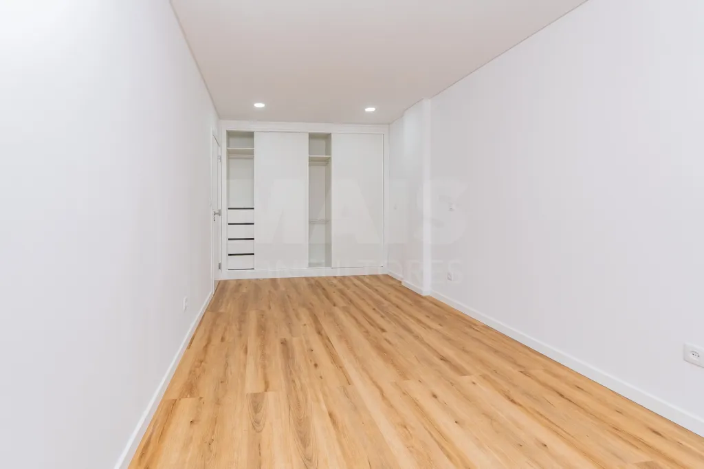 Apartamento T3 totalmente remodelado | lugar de parqueamento, na Quinta da Piedade – Póvoa de Santa Iria