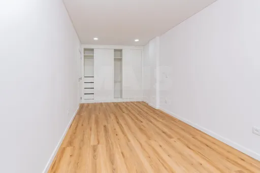 Fully refurbished 3-bedroom apartment | parking space, in Quinta da Piedade - Póvoa de Santa Iria
