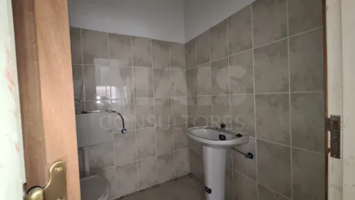 Loja para Transformação em Apartamento T3+1