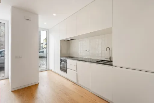 T1 novo com logradouro no centro de Peniche