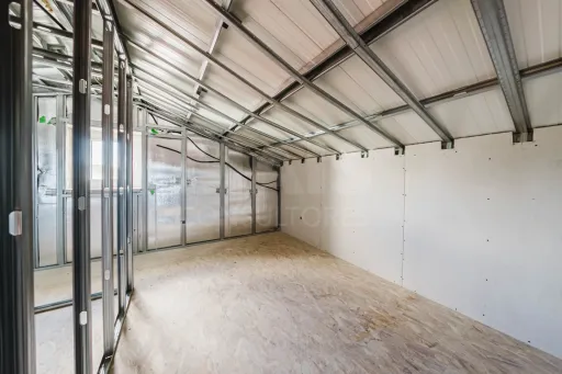 Moradia para remodelar em terreno com 1.809m2