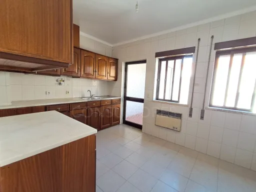 Apartamento T3 com garagem em Alcanena