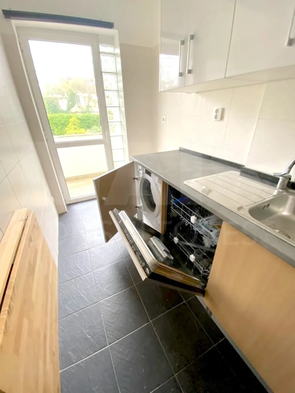 T1 Dafundo com Varanda Zona Ribeirinha