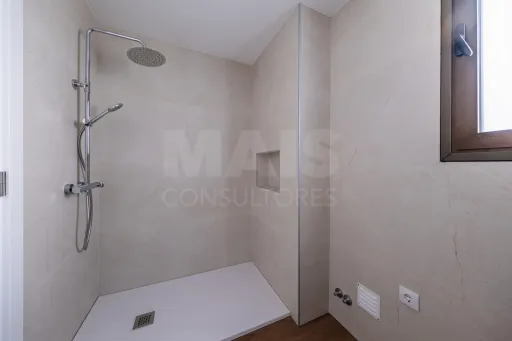 Moradia T3 (3 Suítes) com piscina - Salir do Porto