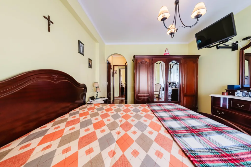 Apartamento T3 na Encosta do Sol — Espaço, Conforto e Excelente Exposição Solar