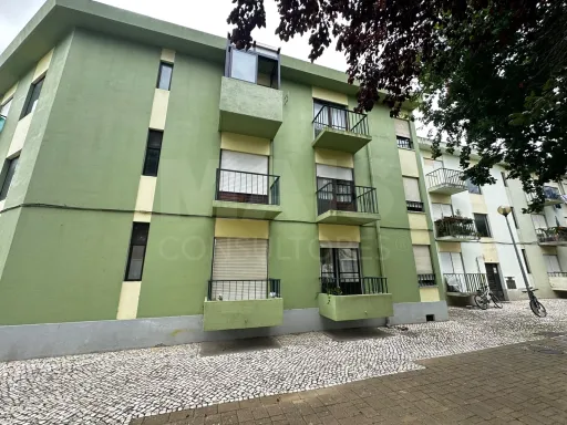 Apartamento T4 na Vala do Carregado - Castanheira do Ribatejo