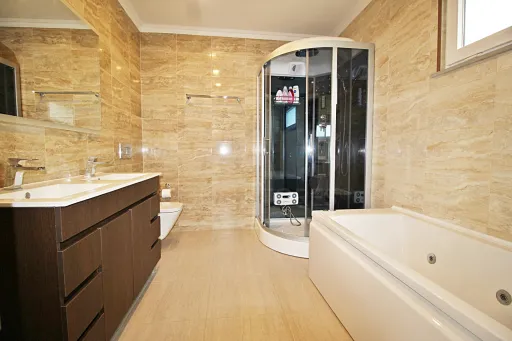 Moradia T5 de Luxo com Piscina