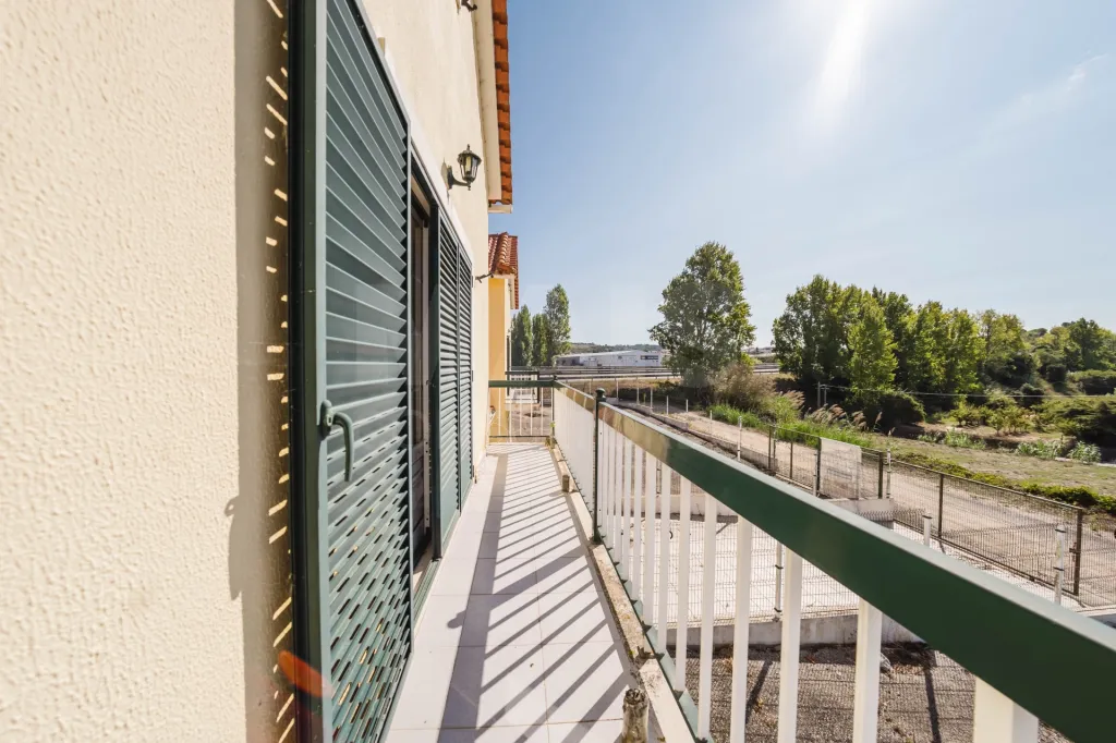 Moradia T3 inserida num terreno com 2516m2