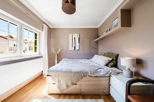 Moradia T5 em Lourinhã com Vista Mar, Piscina Aquecida e Jardim