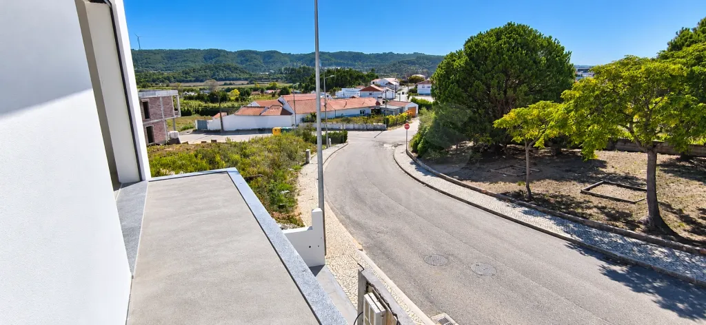 Contemporary 2 Bedroom House - Comfort and Tranquillity in Famalicão