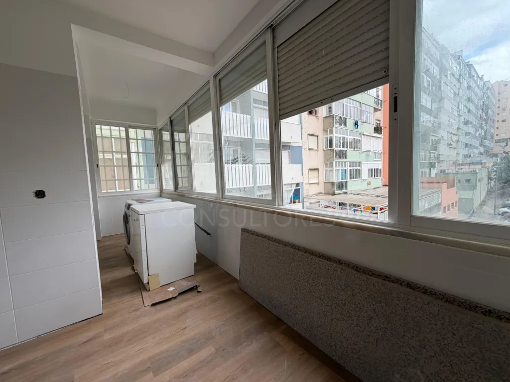 Apartamento T4 em Carnide