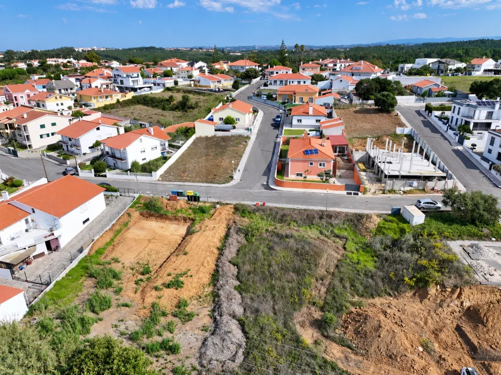 Lote Urbano para Moradia de 586 m2 | Gaeiras, Óbidos